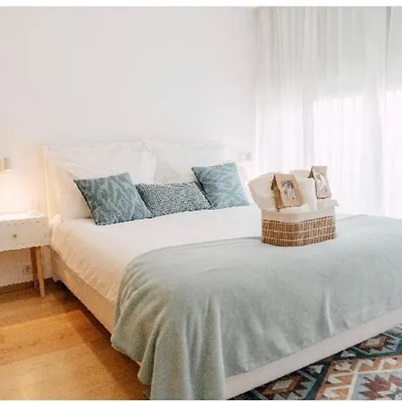 Yellow Apartman *